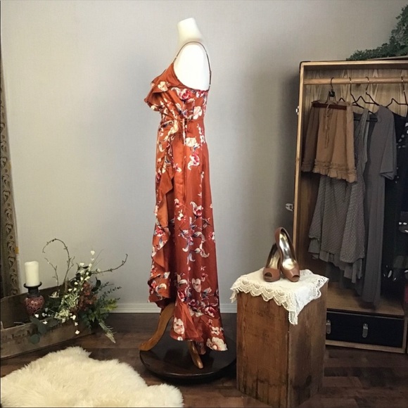 Montrez Silky Wrap Dress - Picture 3 of 6